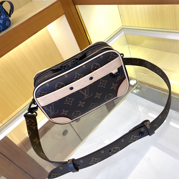 ルイヴィトンバッグ素材ディテール